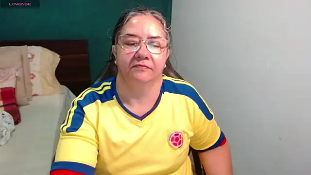 scaelettdubois online show from June 24, 2026, 2:43 am