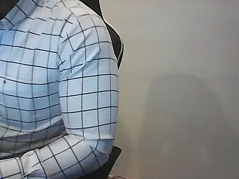 Kalel17073 online show from June 24, 2026, 3:44 pm