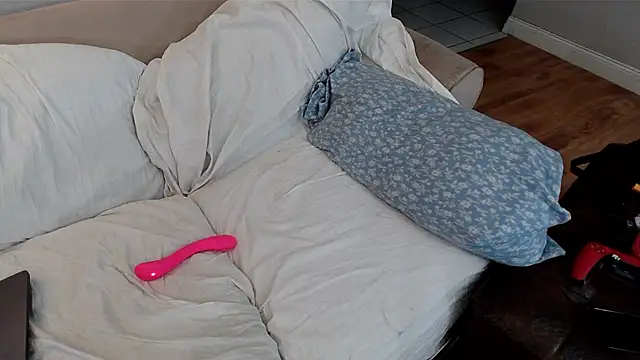 EmoDream1998 online show from January 26, 2025, 3:06 am