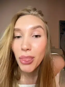 MariaTull online show from November 7, 2025, 2:50 pm