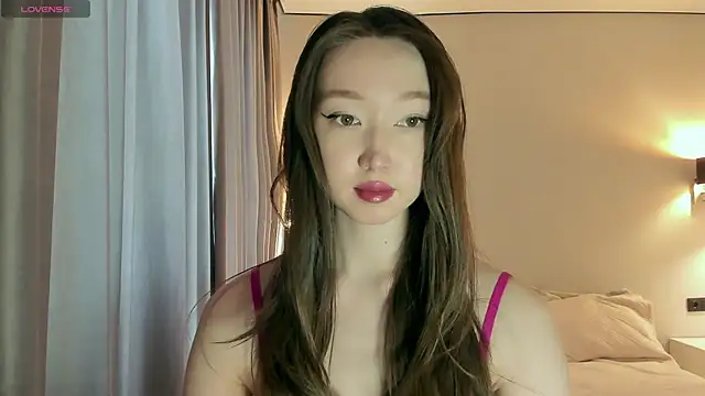 luna 022 online show from May 8, 2026, 5:02 am