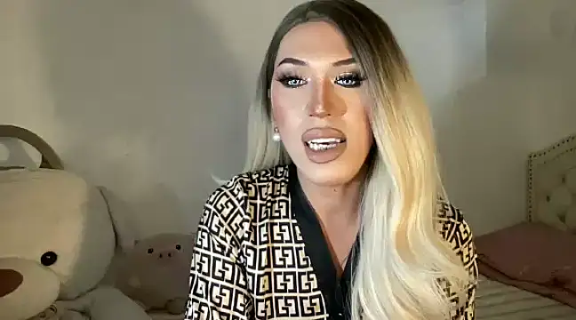 Snapshot of Ts_glamxxxx chatting on February 2, 2025, 1:52 pm Ts glamxxxx online show from February 2, 2025, 1:52 pm