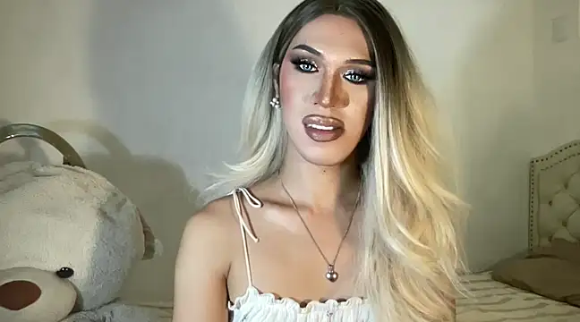 Snapshot of Ts_glamxxxx chatting on February 15, 2025, 3:42 am Ts glamxxxx online show from February 15, 2025, 3:42 am