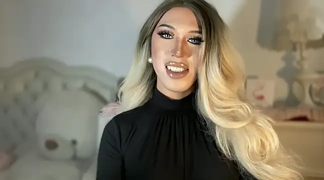 Snapshot of Ts_glamxxxx chatting on March 22, 2025, 8:40 am Ts glamxxxx online show from March 22, 2025, 8:40 am