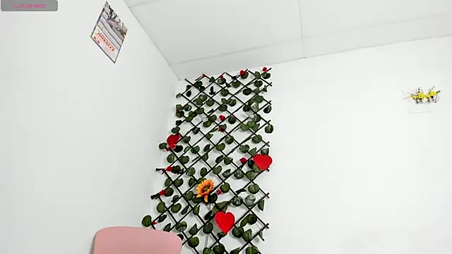 cailynhot online show from March 7, 2025, 3:49 pm