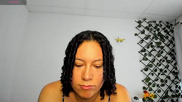 Snapshot of cailynhot chatting on July 8, 2026, 10:47 pm cailynhot online show from July 8, 2026, 10:47 pm