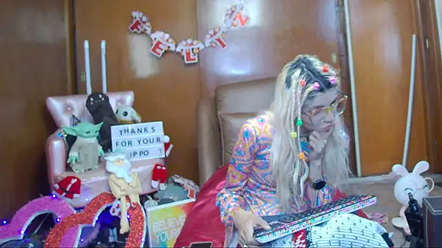 Snapshot of Skinygirl chatting on December 27, 2024, 11:42 pm Skinygirl online show from December 27, 2024, 11:42 pm