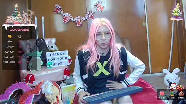 Snapshot of Skinygirl chatting on January 6, 2025, 2:15 am Skinygirl online show from January 6, 2025, 2:15 am