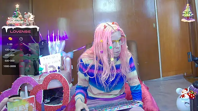 Snapshot of Skinygirl chatting on January 12, 2025, 11:26 pm Skinygirl online show from January 12, 2025, 11:26 pm