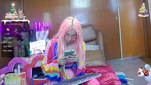 Snapshot of Skinygirl chatting on January 17, 2025, 10:45 pm Skinygirl online show from January 17, 2025, 10:45 pm