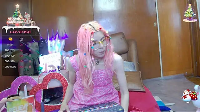 Snapshot of Skinygirl chatting on January 19, 2025, 12:38 am Skinygirl online show from January 19, 2025, 12:38 am