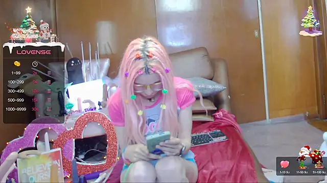 Snapshot of Skinygirl chatting on January 24, 2025, 12:52 am Skinygirl online show from January 24, 2025, 12:52 am