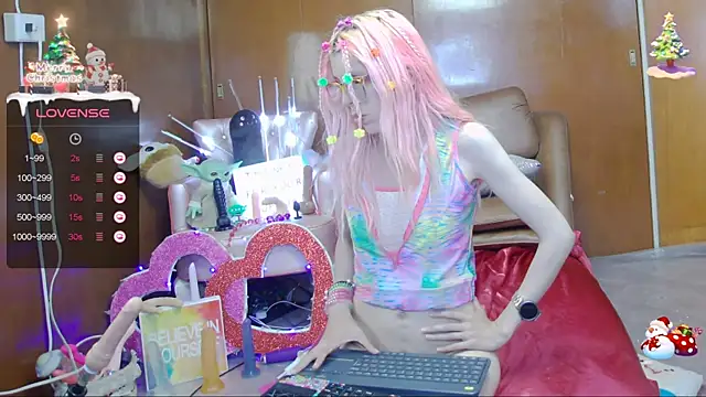 Snapshot of Skinygirl chatting on January 29, 2025, 2:19 am Skinygirl online show from January 29, 2025, 2:19 am