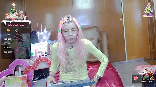 Skinygirl online show from February 3, 2025, 11:05 pm