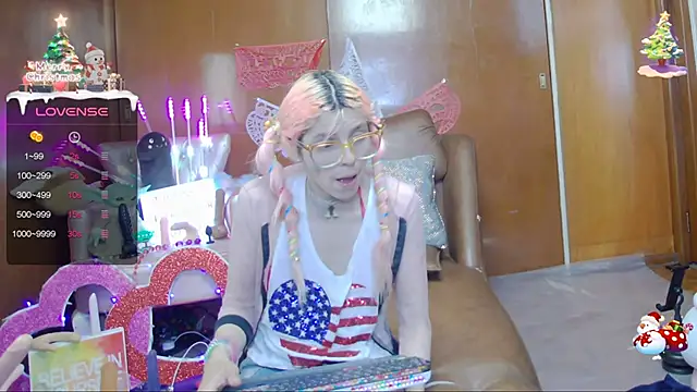 Snapshot of Skinygirl chatting on February 20, 2025, 1:03 am Skinygirl online show from February 20, 2025, 1:03 am