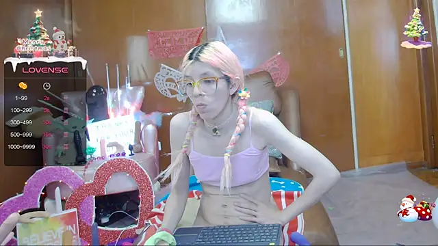 Skinygirl online show from February 25, 2025, 4:14 am