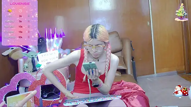 Snapshot of Skinygirl chatting on March 6, 2025, 10:47 pm Skinygirl online show from March 6, 2025, 10:47 pm