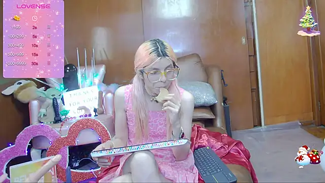 Snapshot of Skinygirl chatting on March 7, 2025, 10:54 pm Skinygirl online show from March 7, 2025, 10:54 pm