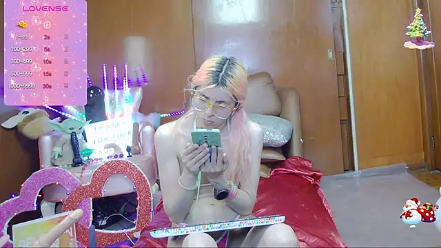 Snapshot of Skinygirl chatting on March 8, 2025, 5:07 am Skinygirl online show from March 8, 2025, 5:07 am