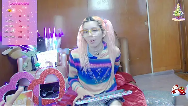 Snapshot of Skinygirl chatting on March 8, 2025, 11:39 pm Skinygirl online show from March 8, 2025, 11:39 pm