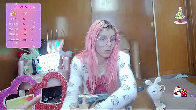 Snapshot of Skinygirl chatting on October 2, 2025, 1:01 am Skinygirl online show from October 2, 2025, 1:01 am