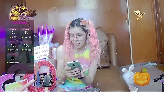 Snapshot of Skinygirl chatting on November 2, 2025, 7:05 pm Skinygirl online show from November 2, 2025, 7:05 pm