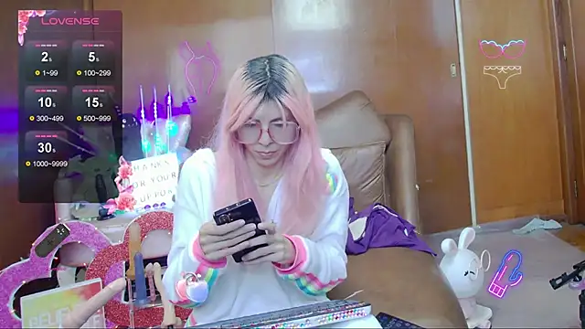 Snapshot of Skinygirl chatting on November 7, 2025, 4:29 pm Skinygirl online show from November 7, 2025, 4:29 pm