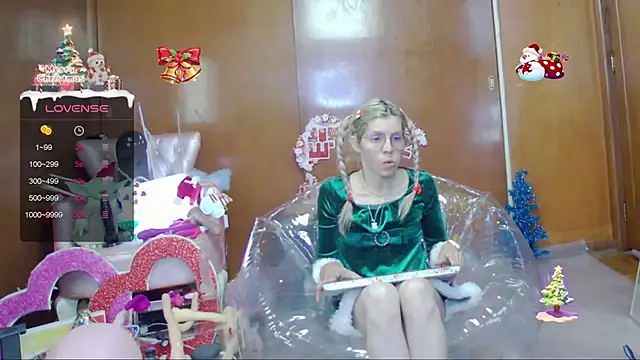 Snapshot of Skinygirl chatting on December 13, 2025, 10:48 pm Skinygirl online show from December 13, 2025, 10:48 pm