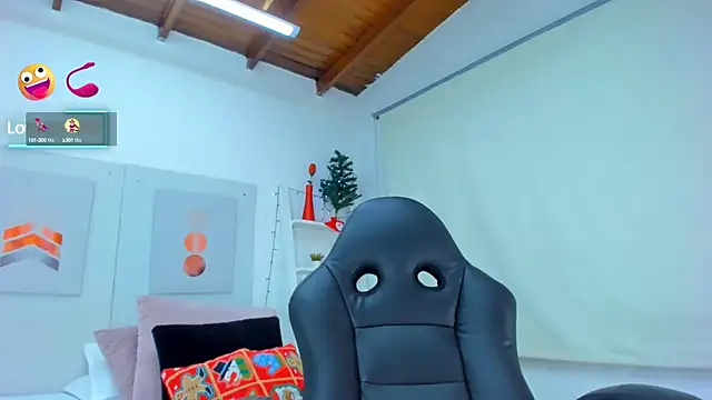 Snapshot of AlessiaMarcu- chatting on December 14, 2024, 8:34 am AlessiaMarcu- online show from December 14, 2024, 8:34 am