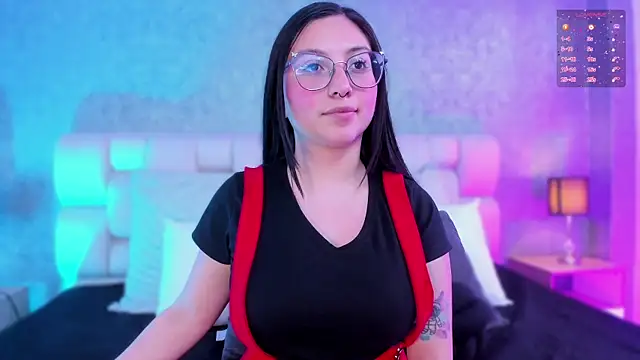 Snapshot of lucy_neil chatting on January 31, 2025, 7:08 pm lucy neil online show from January 31, 2025, 7:08 pm