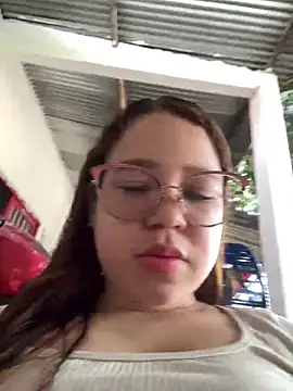 Snapshot of Lucyklein2022 chatting on March 18, 2025, 2:37 pm Lucyklein2022 online show from March 18, 2025, 2:37 pm