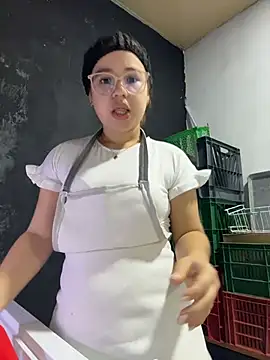 Snapshot of Lucyklein2022 chatting on October 19, 2025, 4:51 pm Lucyklein2022 online show from October 19, 2025, 4:51 pm