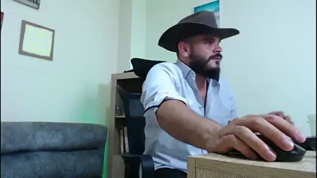 cowboyht online show from May 5, 2026, 8:44 am
