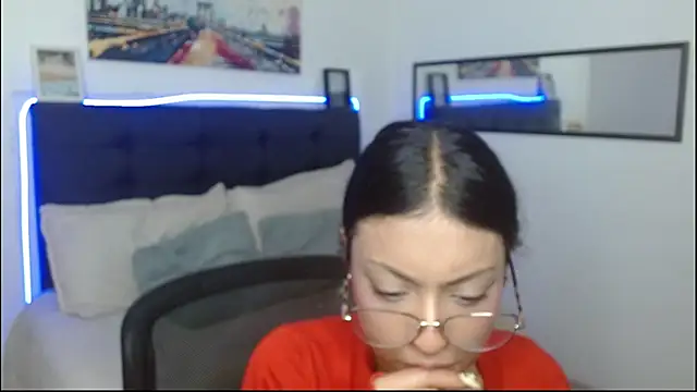 vaness weet online show from December 3, 2025, 9:13 pm