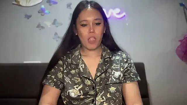 MeganTheRarest online show from October 9, 2025, 6:44 am