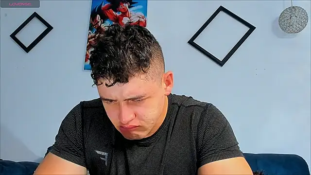 Snapshot of Leonsmoron chatting on November 4, 2025, 12:43 am Leonsmoron online show from November 4, 2025, 12:43 am