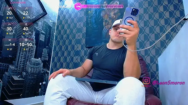Snapshot of Leonsmoron chatting on June 5, 2026, 2:51 am Leonsmoron online show from June 5, 2026, 2:51 am