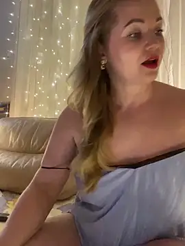 Snapshot of Lady__Maria chatting on December 7, 2024, 4:14 pm Lady Maria online show from December 7, 2024, 4:14 pm