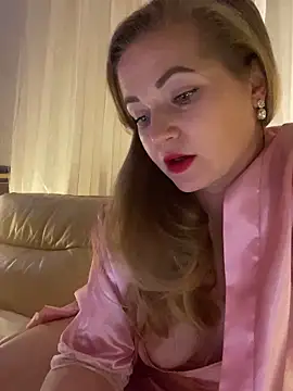 Snapshot of Lady__Maria chatting on December 10, 2024, 6:38 pm Lady Maria online show from December 10, 2024, 6:38 pm