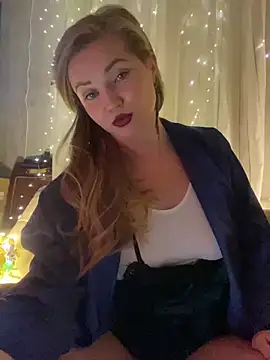 Snapshot of Lady__Maria chatting on December 20, 2024, 7:39 pm Lady Maria online show from December 20, 2024, 7:39 pm