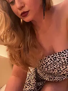 Snapshot of Lady__Maria chatting on February 2, 2025, 4:32 pm Lady Maria online show from February 2, 2025, 4:32 pm