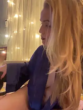 Snapshot of Lady__Maria chatting on February 4, 2025, 4:29 pm Lady Maria online show from February 4, 2025, 4:29 pm