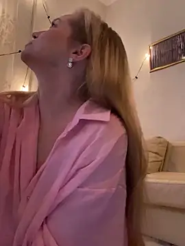 Snapshot of Lady__Maria chatting on October 15, 2025, 3:56 pm Lady Maria online show from October 15, 2025, 3:56 pm