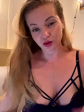 Snapshot of Lady__Maria chatting on November 8, 2025, 4:07 pm Lady Maria online show from November 8, 2025, 4:07 pm