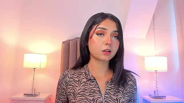 Emma Torres   online show from January 16, 2025, 12:09 pm