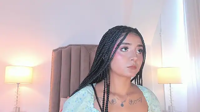 Snapshot of Emma_Torres__ chatting on June 10, 2026, 12:37 pm Emma Torres online show from June 10, 2026, 12:37 pm