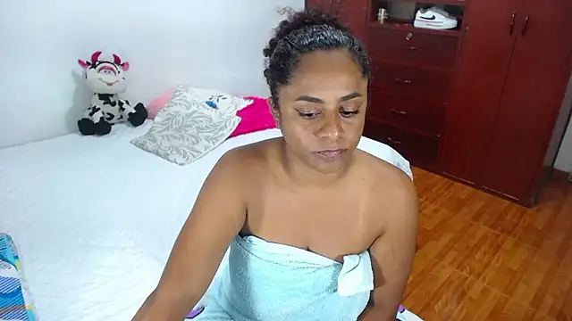 Snapshot of BellaKarla chatting on January 5, 2026, 8:12 pm BellaKarla online show from January 5, 2026, 8:12 pm