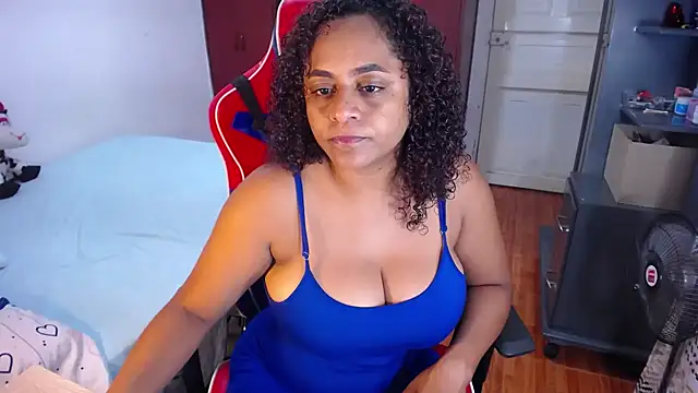 Snapshot of BellaKarla chatting on March 8, 2026, 12:30 am BellaKarla online show from March 8, 2026, 12:30 am