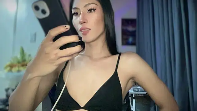 Bella Gordon online show from October 16, 2025, 2:29 pm