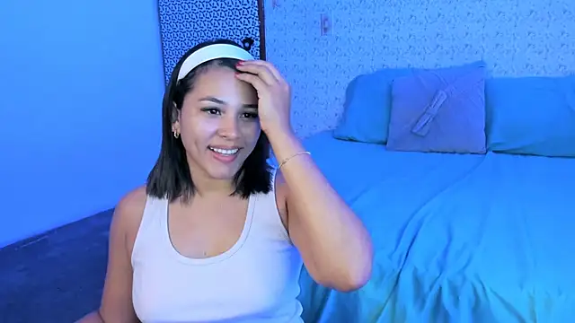 caylinhot7 online show from October 17, 2025, 5:32 am